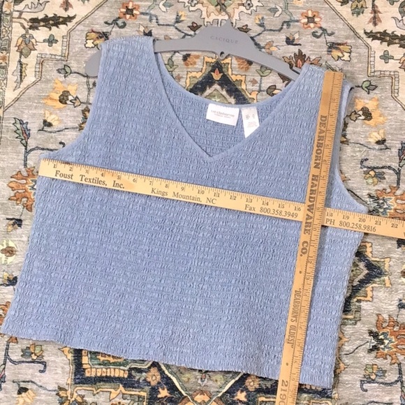 LIZ CLAIBORNE Denim Chambray Smocked V Neck Cotton Cropped Tank Top - Picture 3 of 5